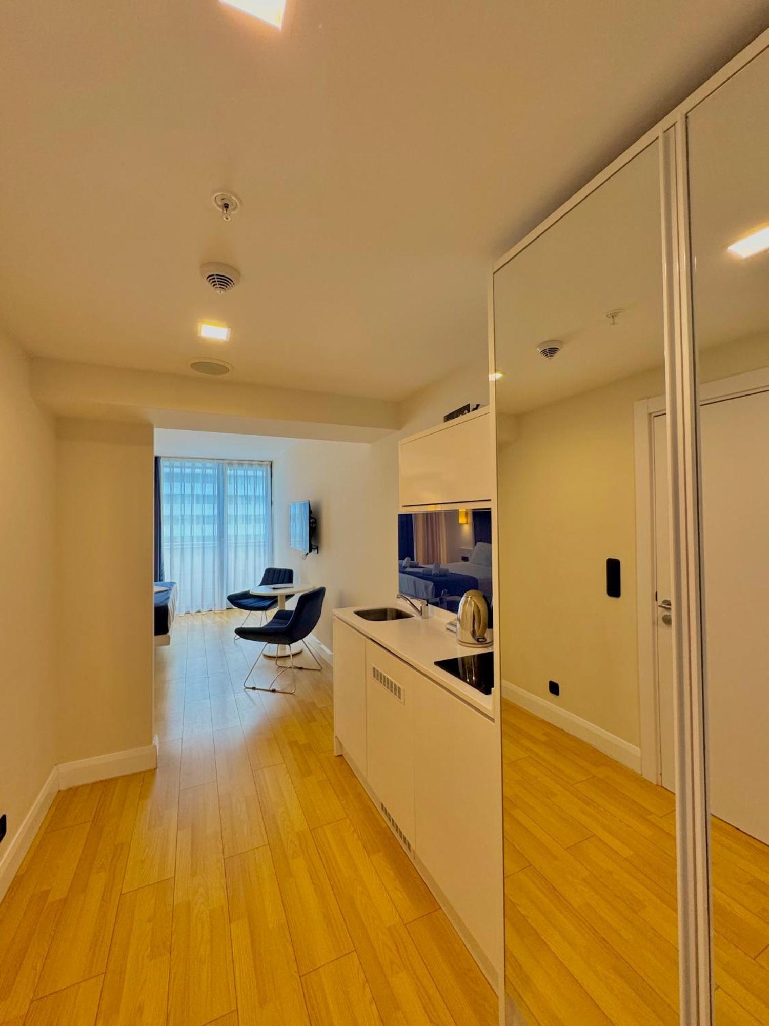 Vip Aparthotel Orbi City Sea View باتومي المظهر الخارجي الصورة
